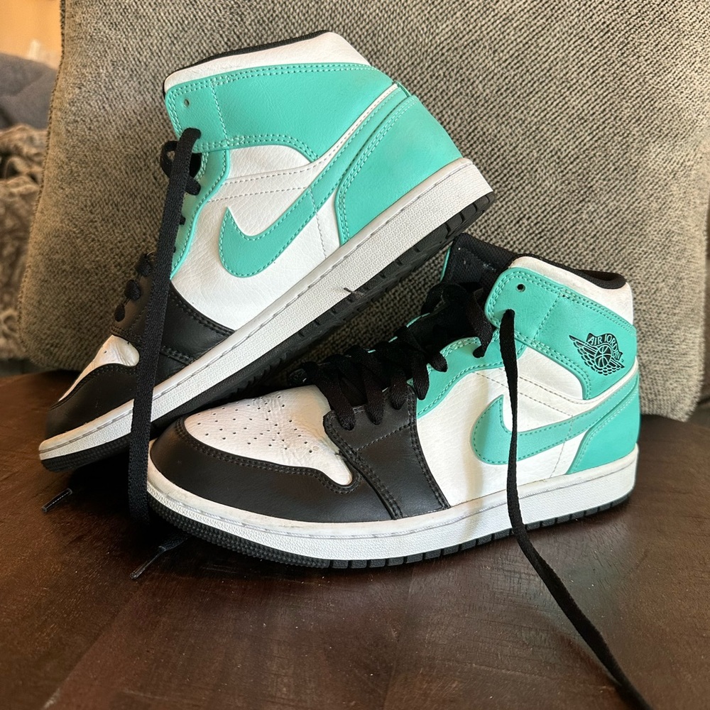 Nike Sneakers in Teal, White, and Black